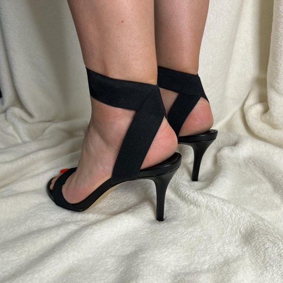 BCBGeneration Black Size 7 - 3 inch heel - Picture 3 of 7